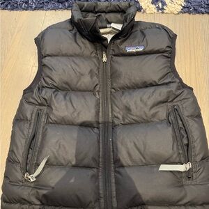 Patagonia Kids Dark Puffer Vest boys size 7-8